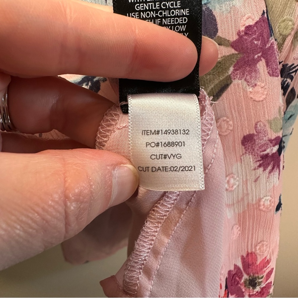 Torrid Women’s Pink V-Neck Peplum Chiffon Click Dot Smocked Floral Top Sz 3X - Picture 7 of 7